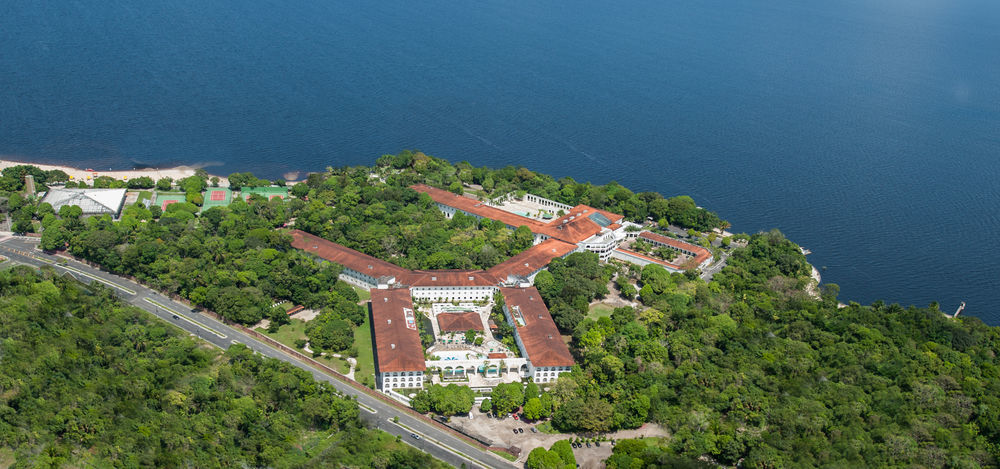 Hotel Tropical Manaus Exterior foto Aerial view of the resort